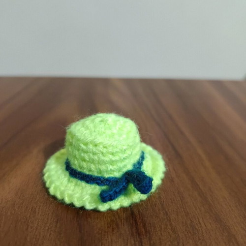 Handmade knitted hat keychain new