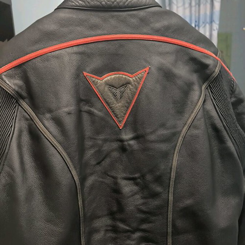 Dianese leather motorcycle jacket like new, size medium with removable lining