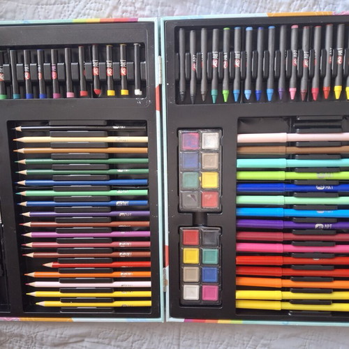 AS painting case like new