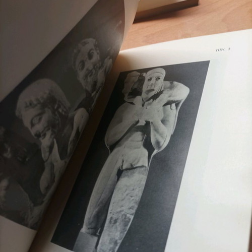 Short Guide of the Acropolis Museum 1965 like new