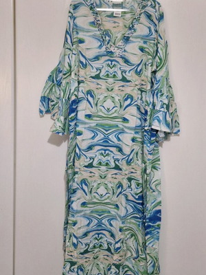 Caftan new 100% viscose size L/XL with embroidery and bell sleeves