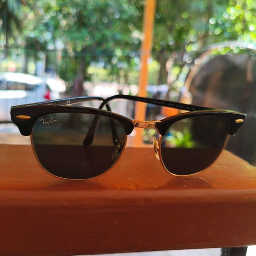 Ray-Ban Clubmaster Classic sunglasses like new, black and gold