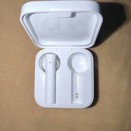 Mi wireless earbud used, left side only, Bluetooth