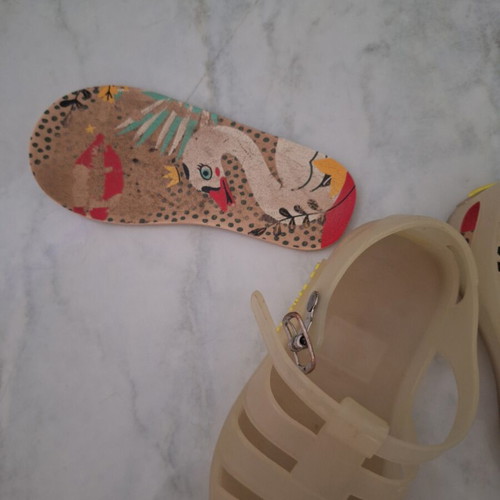 Jelly shoes Go Banana's size 23 beige with removable insole like new