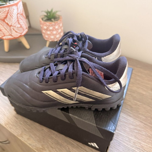 Adidas football shoes kids size 32, black