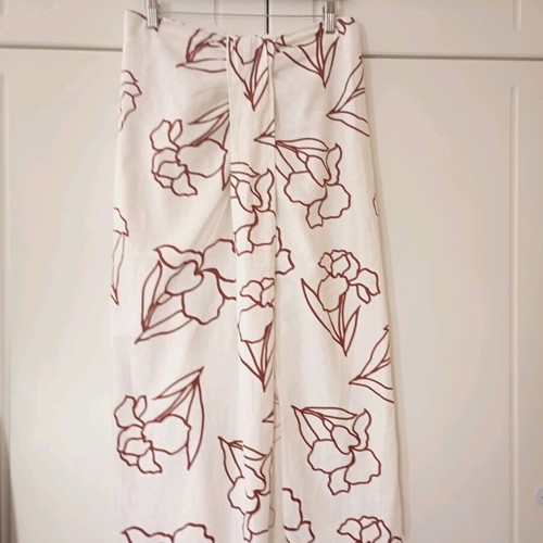 MOTF women's skirt like new, 100% linen, size L/XL, cream/burgundy