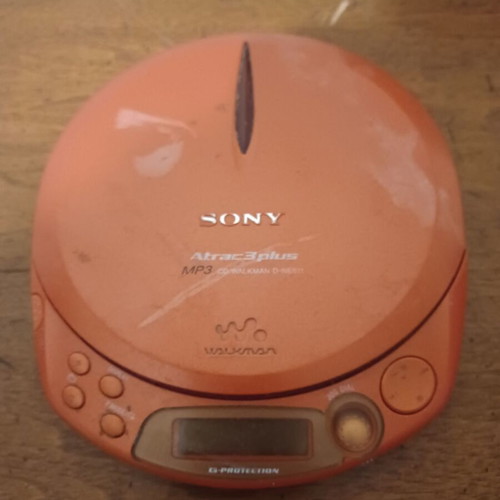 Sony CD Walkman D-NE511 used, vintage, functional