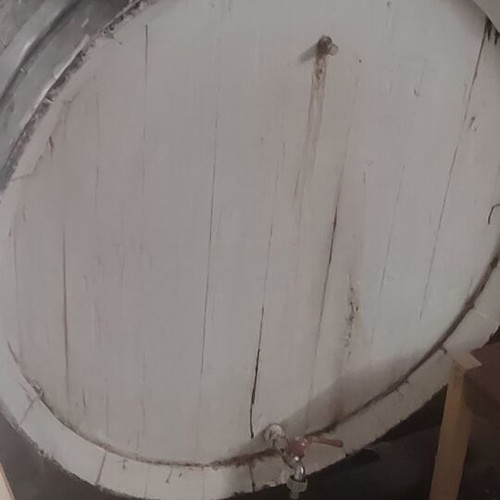 Wine barrels used, 800-1000 kilograms