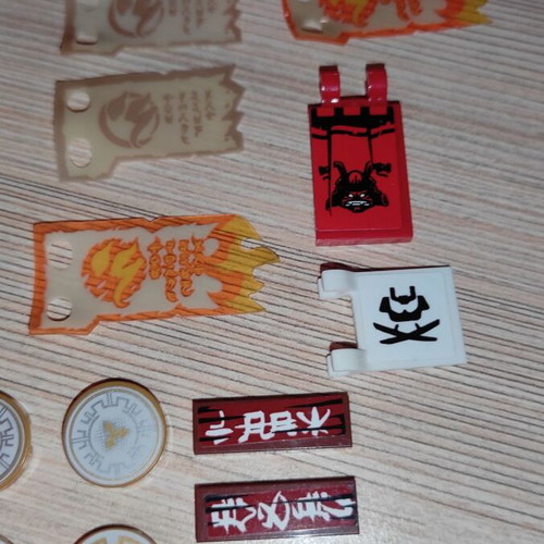 Lego Ninjago parts used, banners and tiles