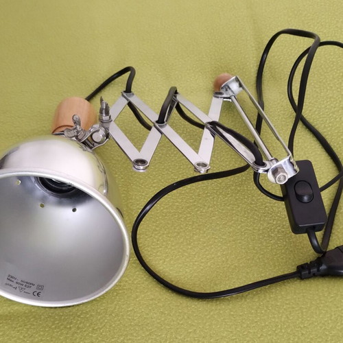 Adjustable aluminum lamp like new with wooden details