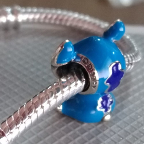 Pandora Stitch Charm like new, blue