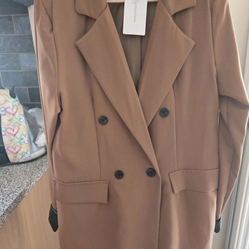 Tan jacket with leather sleeves new, size M