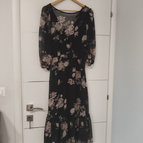 Midi chiffon dress with floral print like new, black and pink