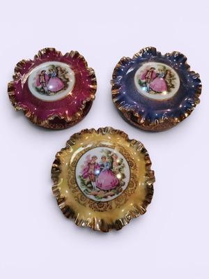 Vintage porcelain jewelry boxes like new, rococo style with gold details