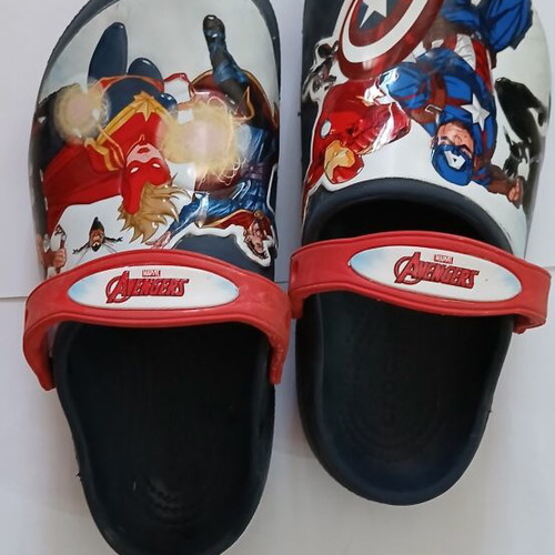 Crocs Avengers slippers used, size 34-35, multicolor
