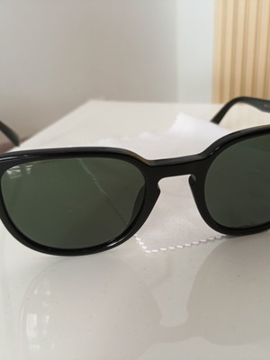 Persol 3226S 95/31 sunglasses like new, black