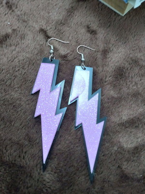 Pink lightning bolt earrings plastic new, unworn