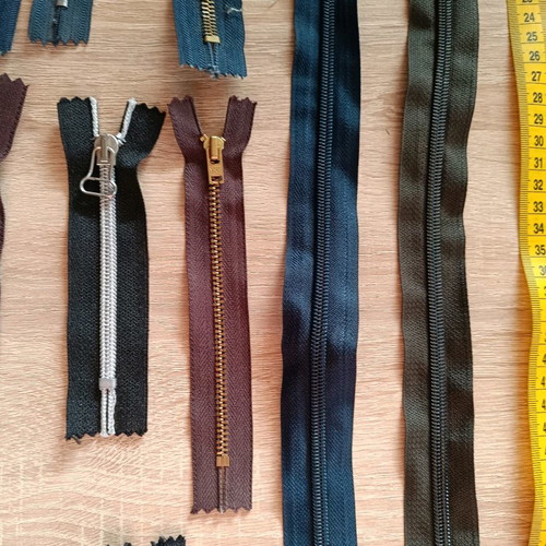Zippers pack of 16 new in various colors and lengths
