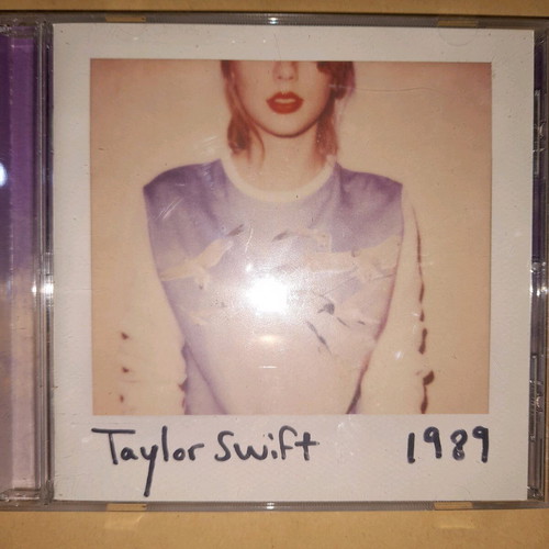 Taylor Swift 1989 CD like new