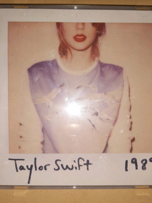 Taylor Swift 1989 CD like new