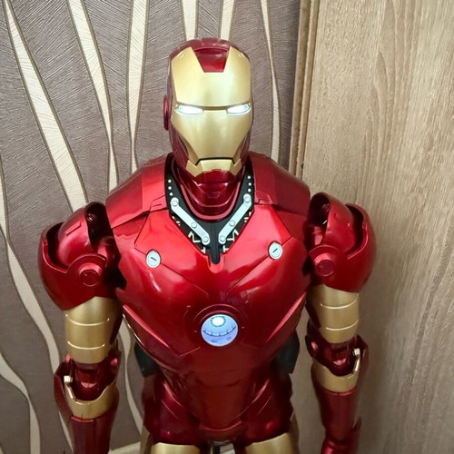 Iron Man Mark 3 Deagostini set like new with 100 Bulgarian comic books