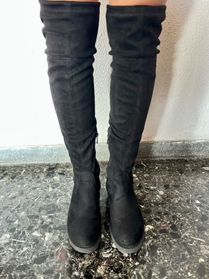 Migato women's black suede boots like new, size 38