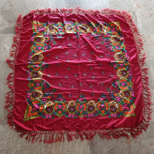 Large traditional burgundy scarf with fringes like new