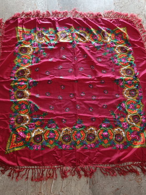 Large traditional burgundy scarf with fringes like new
