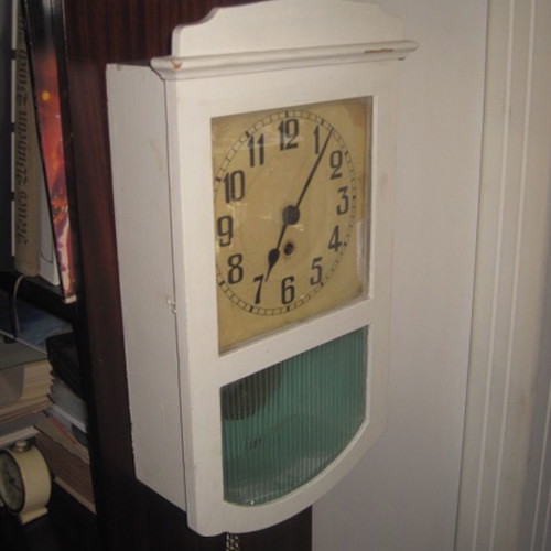 Wall clock wind-up used with pendulum from the 50s