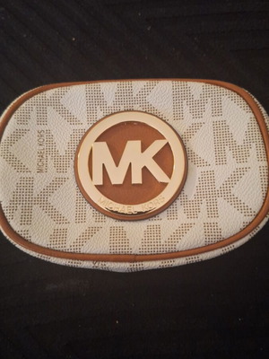 Michael Kors pouch mini like new, white