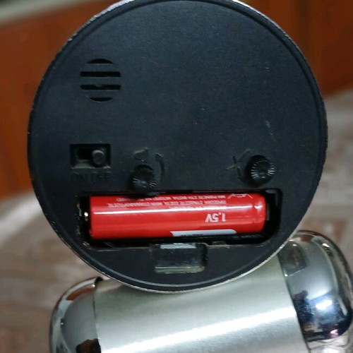 Table clock robot silver like new, analog