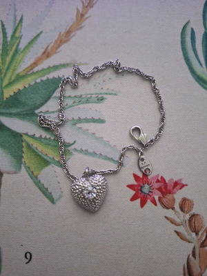 Vintage Avon anklet used with heart charm