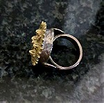  Ασημένιο παραδοσιακό σαρακατσάνικο δαχτυλίδι, βάρους 15,11 γραμμαρίων. Μέγεθος 60 η 9 1/8. Διάμετρος επιφάνειας δαχτυλιδιού 27,67 χιλιοστά. Σε εξαιρετική κατάσταση.