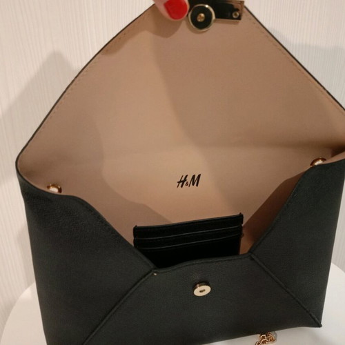 Black bag with gold chain like new
