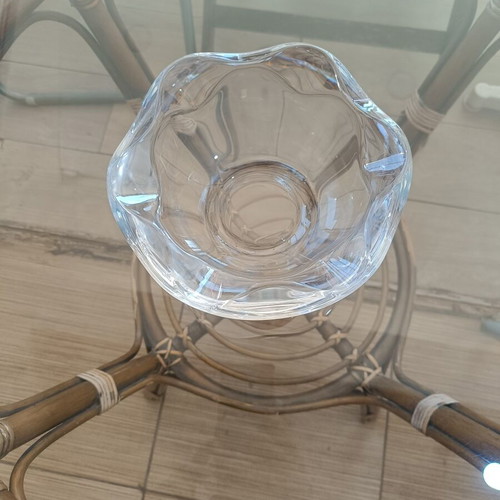 Glass decorative bowl with wavy design