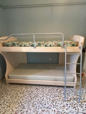 Bunk bed used with mattresses