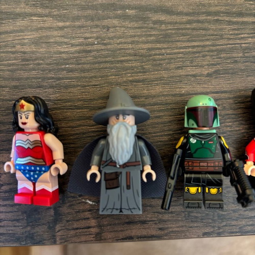 Figures like new, pack without Thor