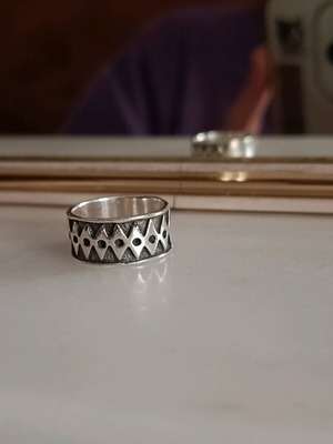 Handmade carved 925 silver geometric ring like new