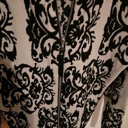 Cardigan new medium with ecru and black pattern