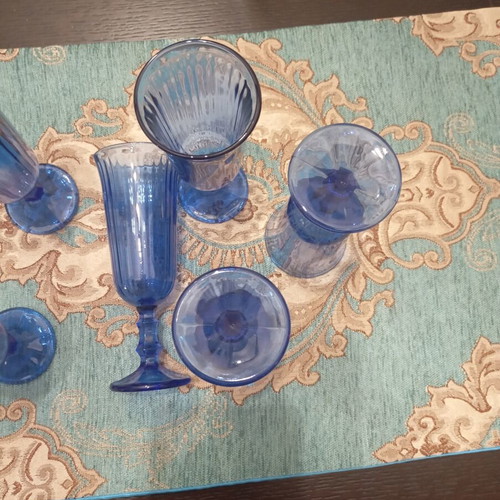 Vintage set of 6 cobalt blue champagne flutes with ribbed pattern