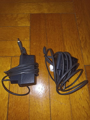 Nokia black chargers, set of 2