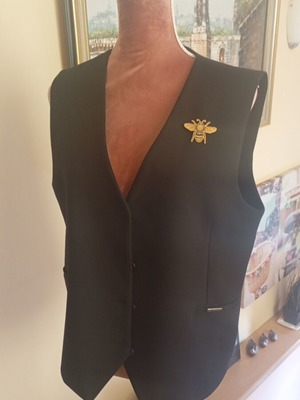 Donna Martha women's vest black like new, size XL