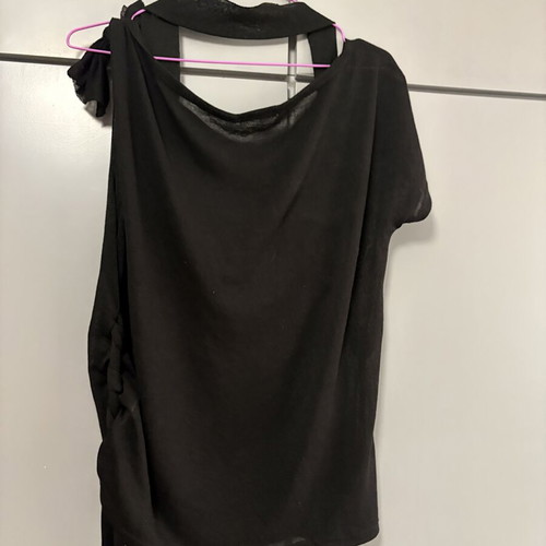 Women's blouses pack of 2 Large and Extra Large like new, black and yellow
