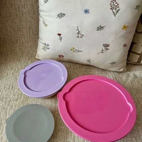 Set of three food storage containers new