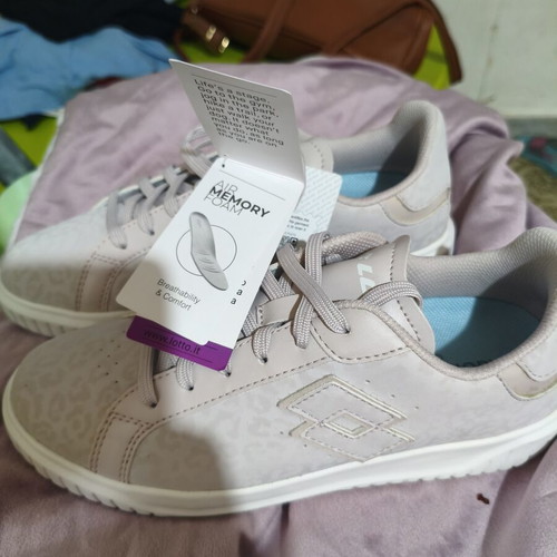 Athletic shoes new, size 37, pink