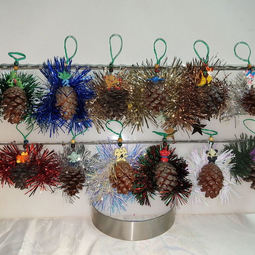Pinecone Christmas ornaments new, set of 12, natural decoration