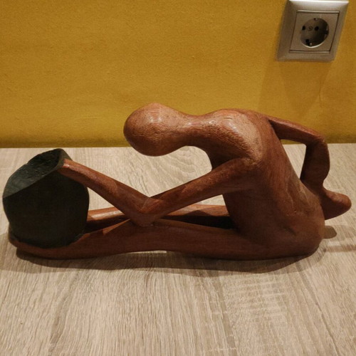 Wooden table sculpture like new, sturdy construction