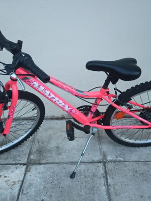 Children's pink city bike like new with bell, light and stand
