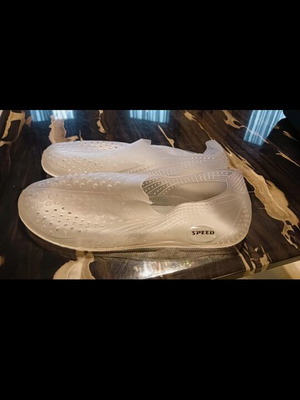 Pool shoes like new