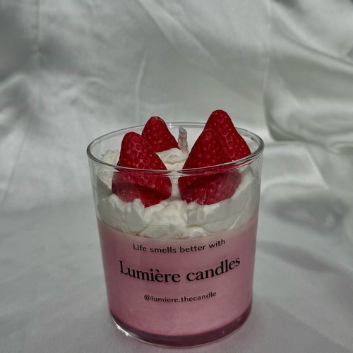Strawberry soy candle new, handmade with biscuit scent